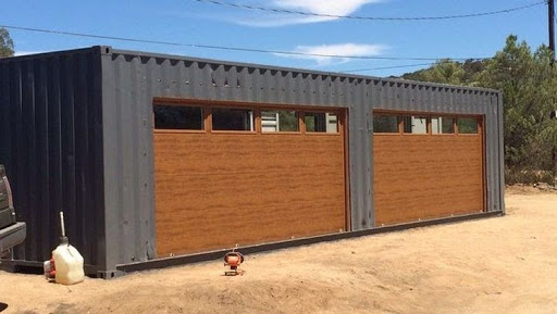 Garage made out of two 40-foot containers; truck and container loading software