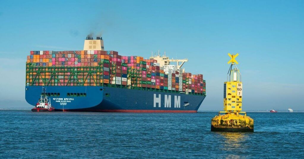 Die HMM Algeciras - das neuerdings größte Containerschiff der Welt