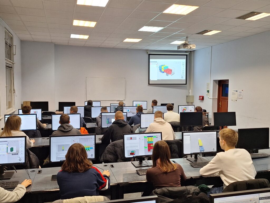 Large student group at Poznań University of Economics and Business learning logistics with EasyCargo